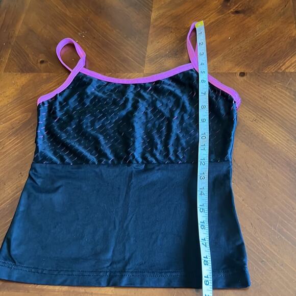 Motionwear Size M adult Black and Raspberry Laser cut Dance Top Sport Athletic - Picture 9 of 9